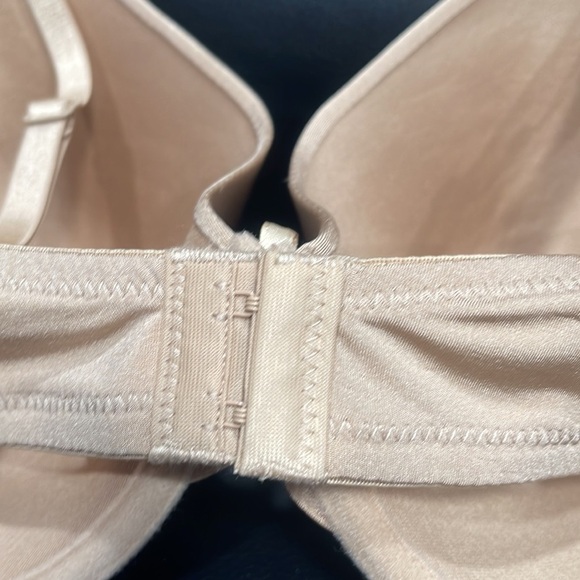 Bras - Picture 6 of 10